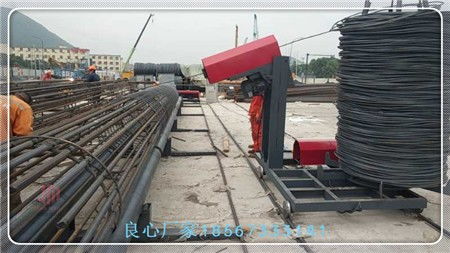 南宮半自動鋼筋籠滾焊機(jī)現(xiàn)場操作