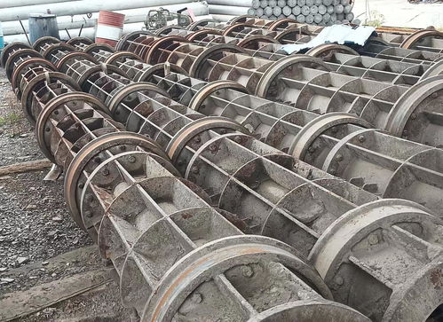 西藏拉薩回家養(yǎng)蛙,低價(jià)處理電桿廠(chǎng)設(shè)備,包括行車(chē) 焊機(jī) 攪拌站 空壓機(jī) 鋼模等