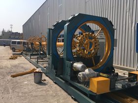 電桿用滾焊機 高效生產(chǎn)的關(guān)鍵設(shè)備